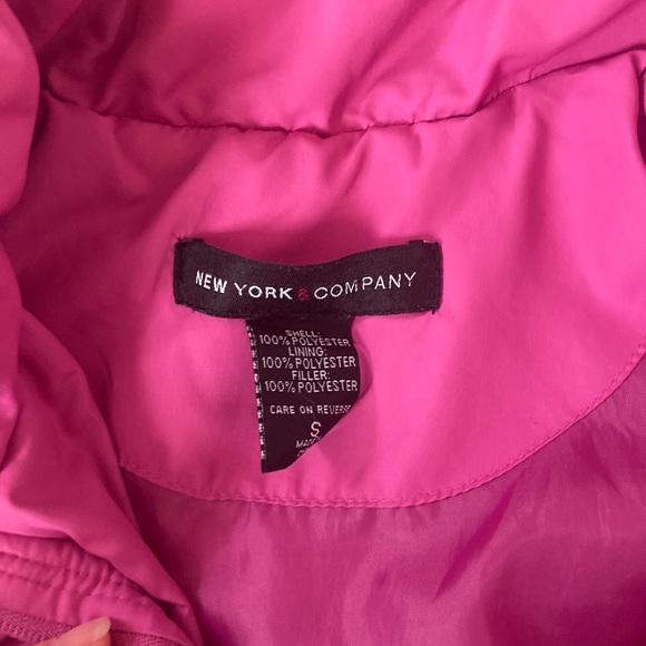 EUC New York & Co woman’s small puffy jacket - Picture 3 of 3